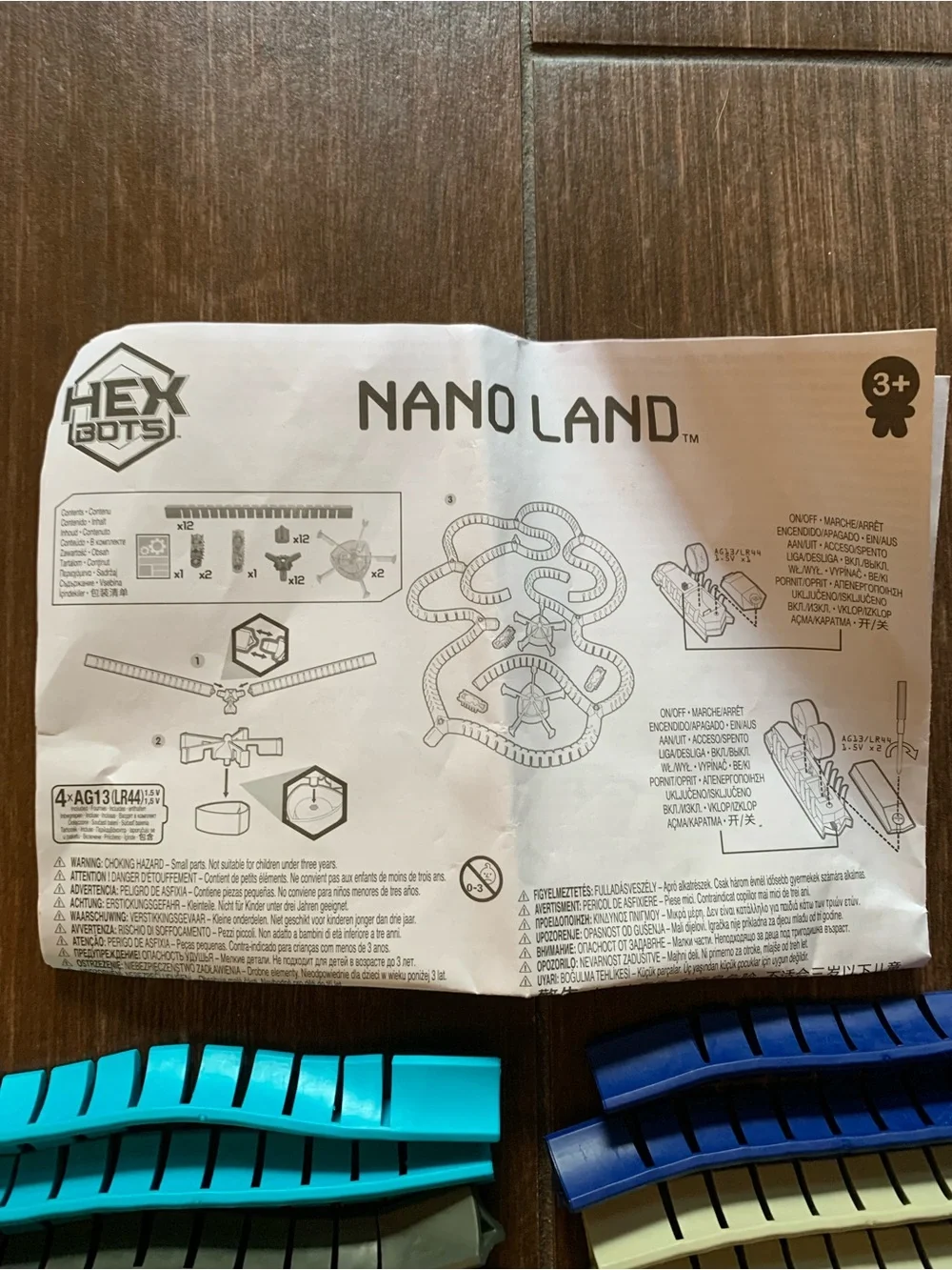 HEX Bots Nano Land Playset W/ 3 Nano Bots, 40+ Pieces Complete